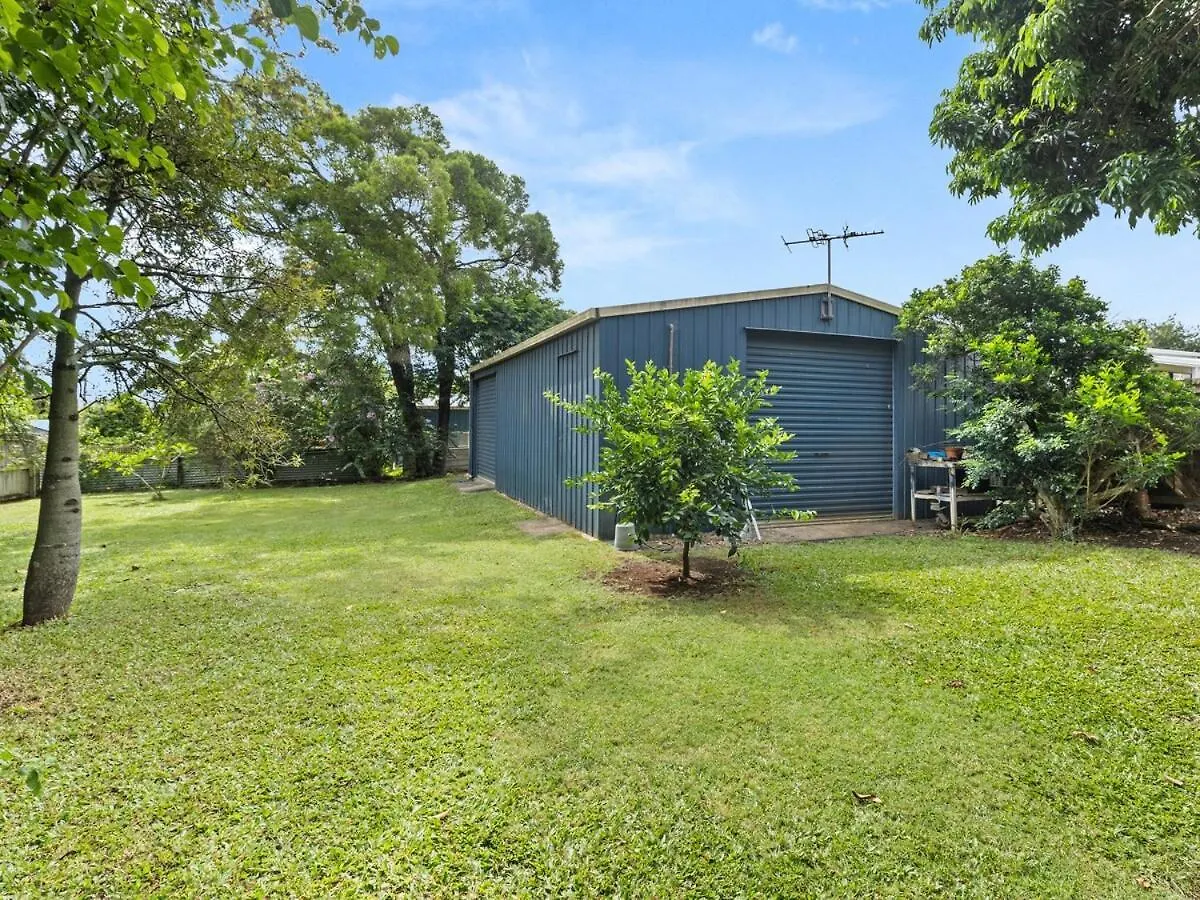 Silkstone Cottage Bundamba 0*,