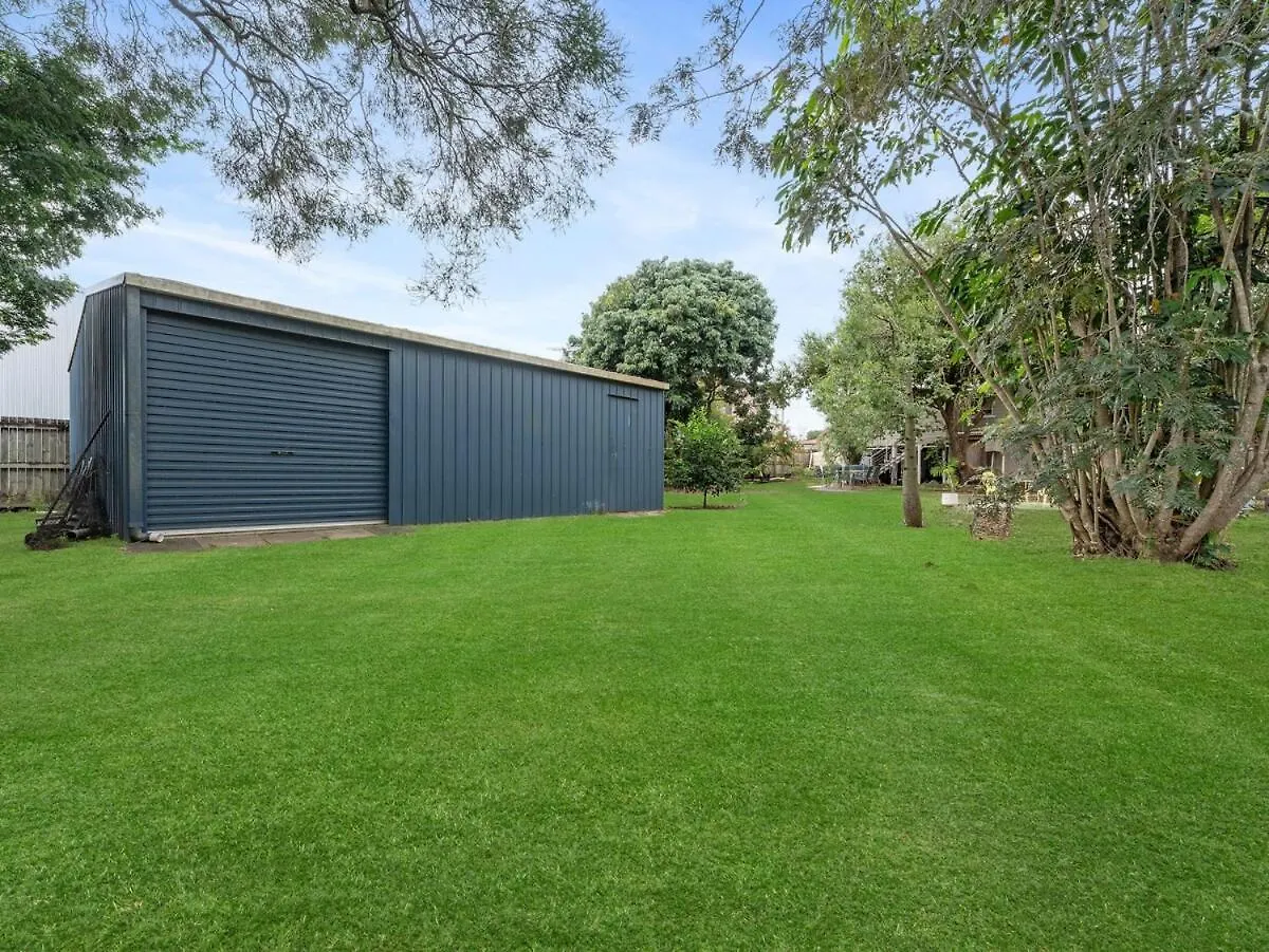 Silkstone Cottage Bundamba 0*,  Australia