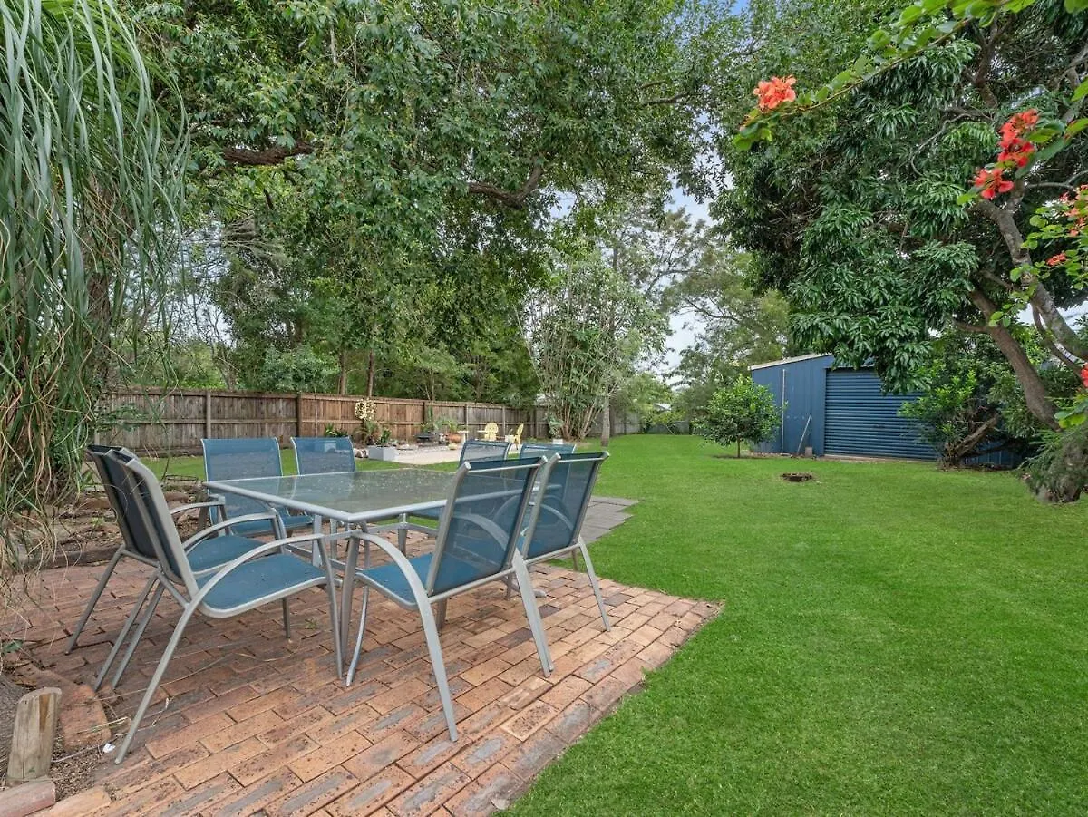 Silkstone Cottage Bundamba Holiday home