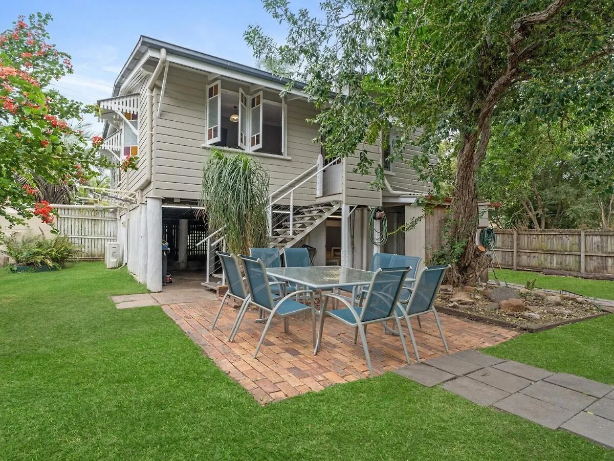 Holiday home Silkstone Cottage Bundamba Australia